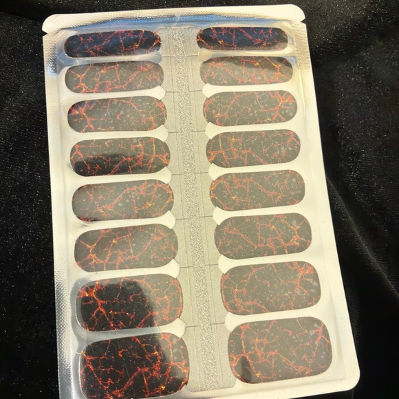 Nail Wraps Set - 7 Assorted Designs - Picture 8 of 8